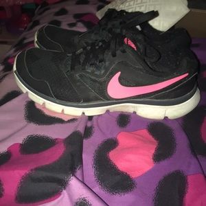 Nike tennis shoes